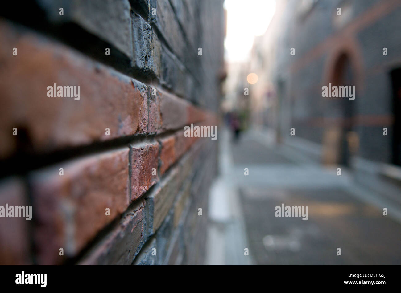 Abstrakte Straßenecke rote Ziegel Stockfoto