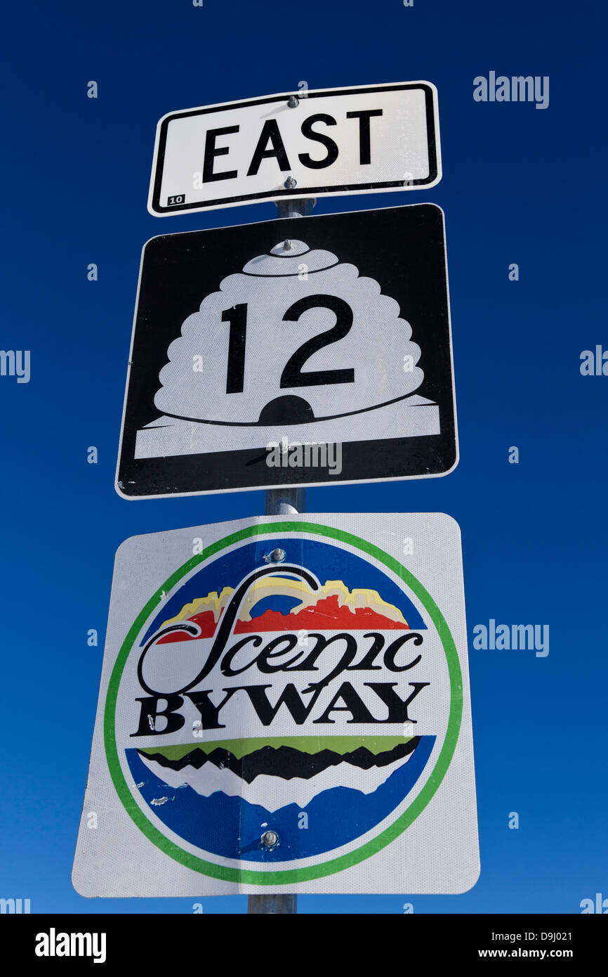 Scenic Byway Highway 12 ostwärts Zeichen, Utah, Vereinigte Staaten von Amerika Stockfoto