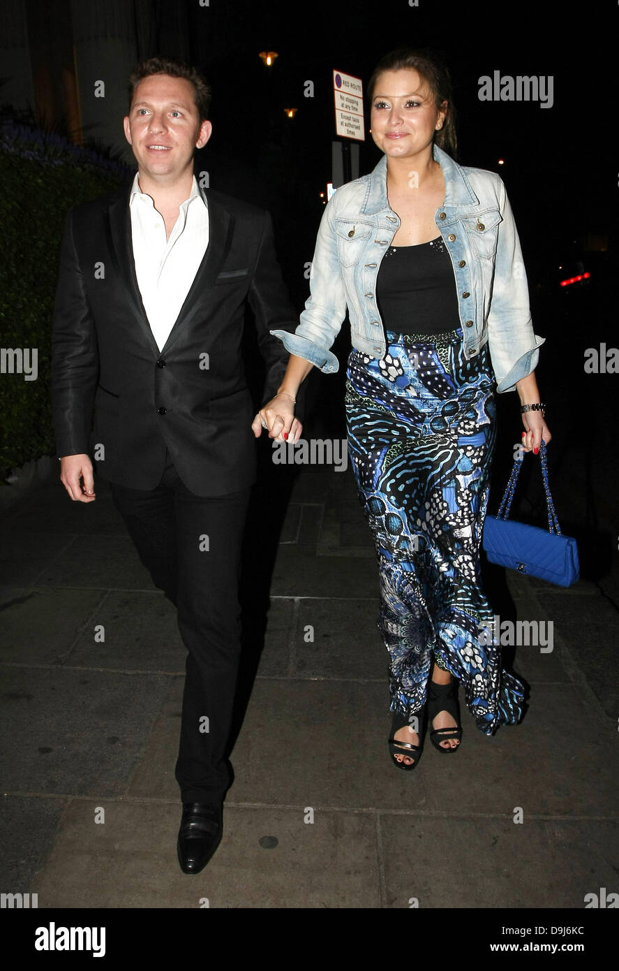 Holly Valance und Nick Candy verlassen das Mandarin Oriental Hotel nach Getränken es bar London, England - 01.04.11 ist Stockfoto