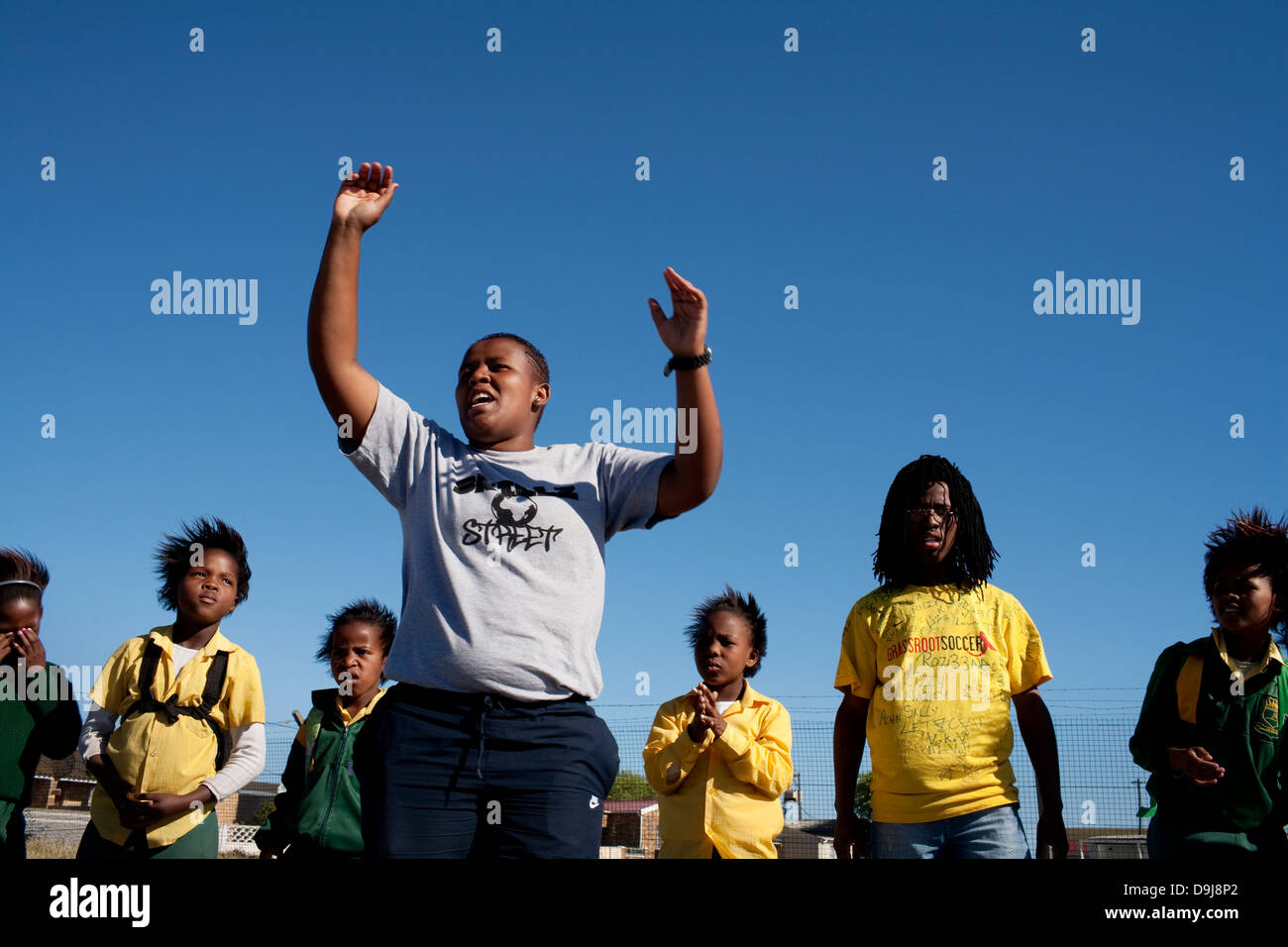 Grassroot Soccer Verwendungen macht Fußball zu erziehen inspirieren zu mobilisieren Gemeinschaften um Ausbreitung zu stoppen HIV Thembisa Ngamlana ist Fähigkeiten Stockfoto