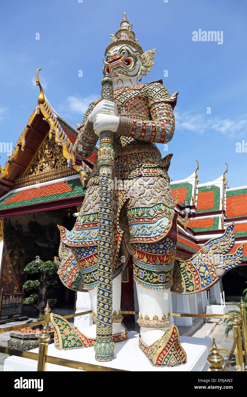 Riesen Tempel Wächter Statue, Wat Phra Kaew, Tempel des Smaragd Buddha Complex, Bangkok, Thailand Stockfoto