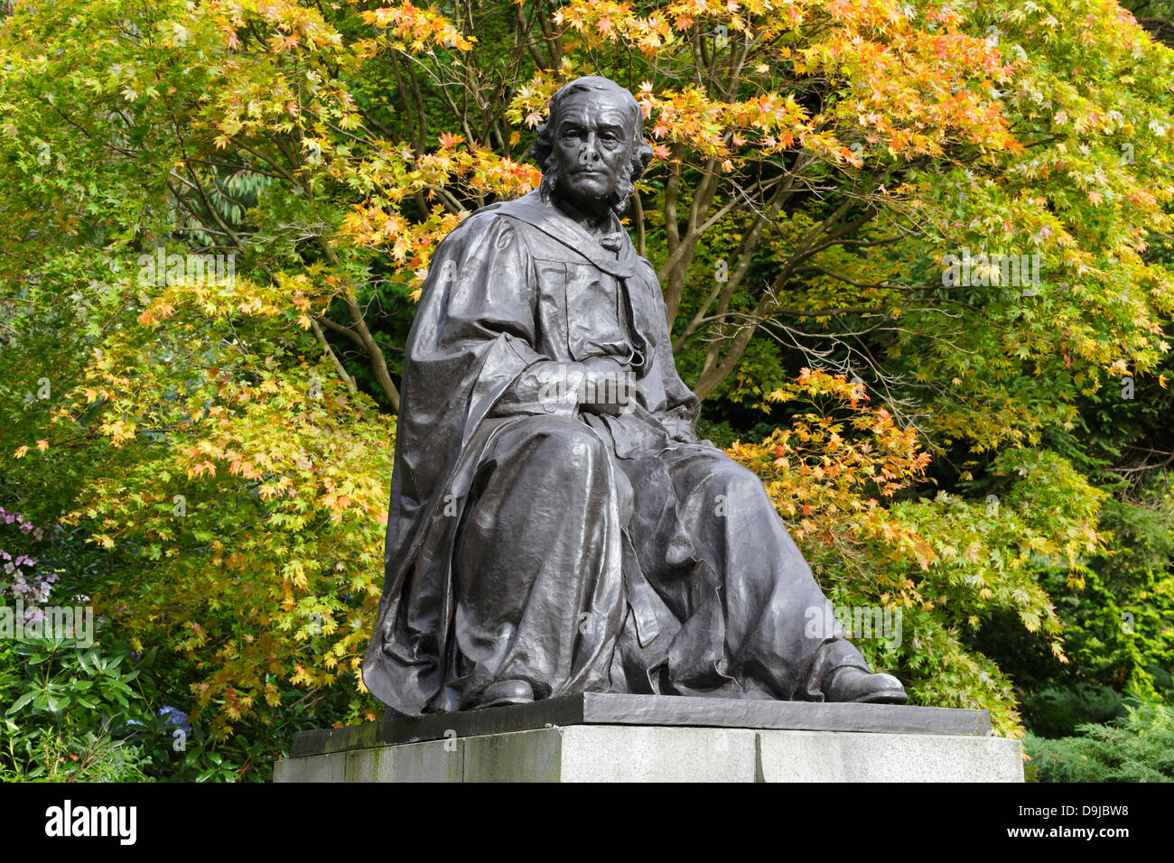 Bronze-Denkmal des Chirurgen Lord Joseph Lister von George Henry Paulin, Kelvingrove Park, Glasgow, Scotland, UK Stockfoto