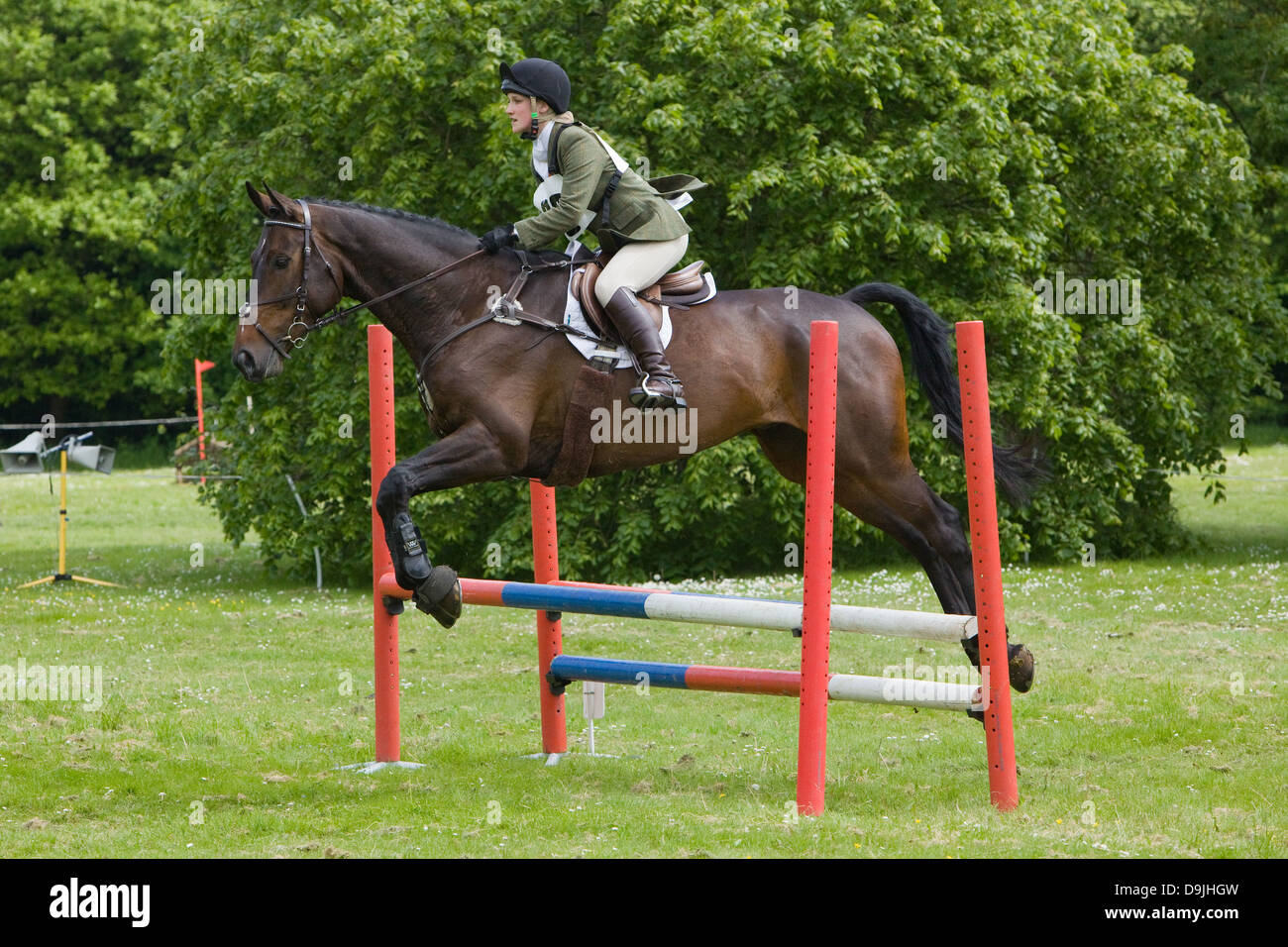 Ein Konkurrent, die Teilnahme an einer ein-Tages-Veranstaltung. Die Veranstaltung besteht aus Dressur-, Spring- und Cross Country. Stockfoto