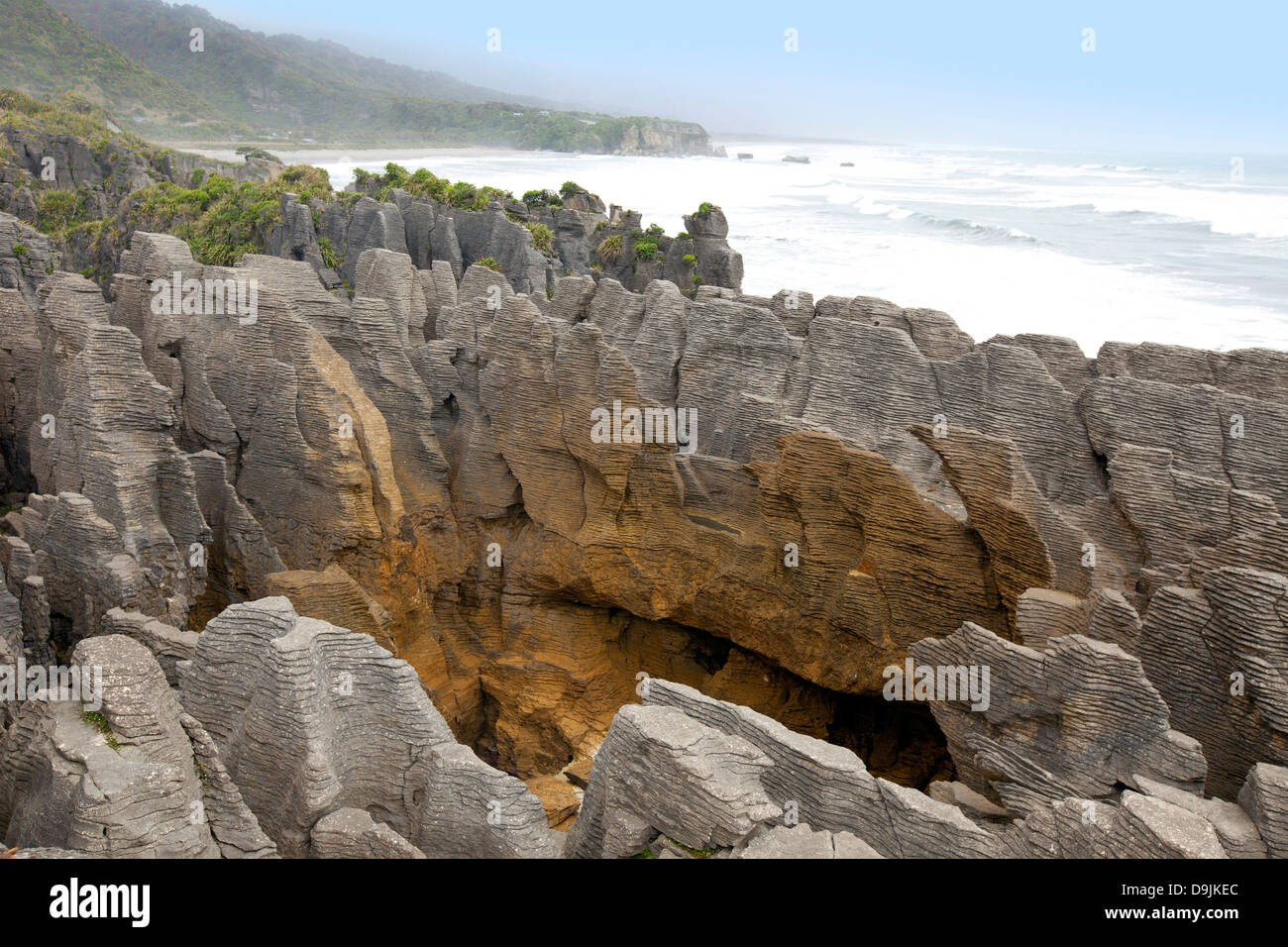 New Zealand - Küste Felsen-Linie, Südinsel Stockfoto