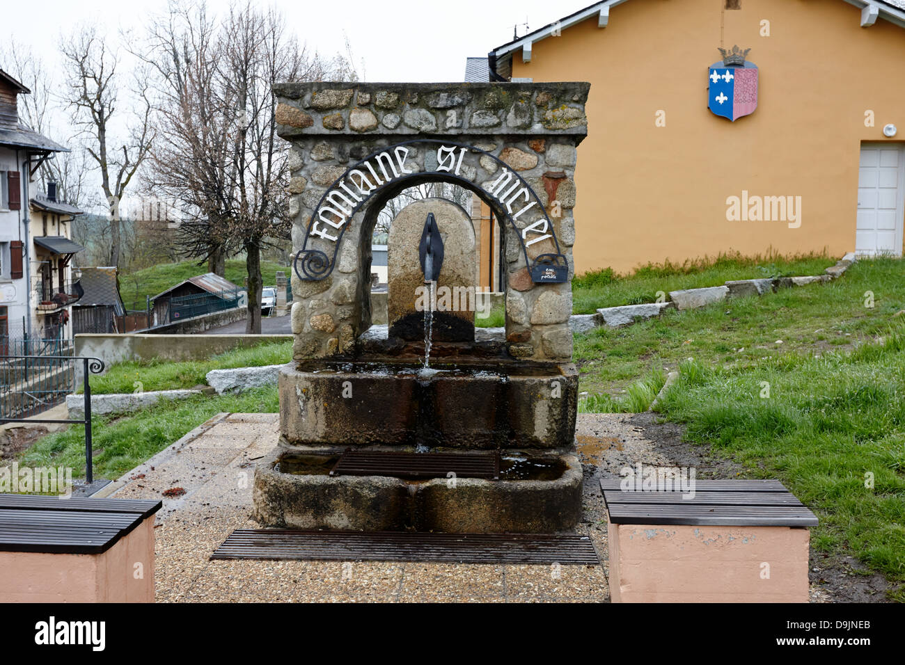 Fontaine St Michel nicht Trinkwasser Brunnen mont-Louis Pyrenäen-Orientales Frankreich Stockfoto