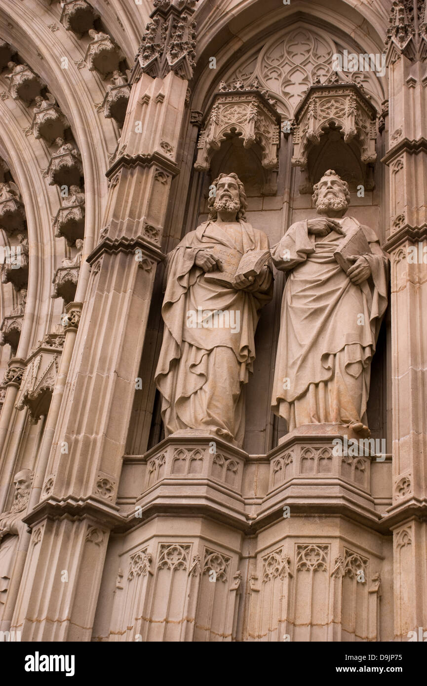 Kunstvollen Religiösen steinerne Statue Skulpturen außerhalb der Kathedrale Sagrada Familia in Barcelona, Spanien Stockfoto