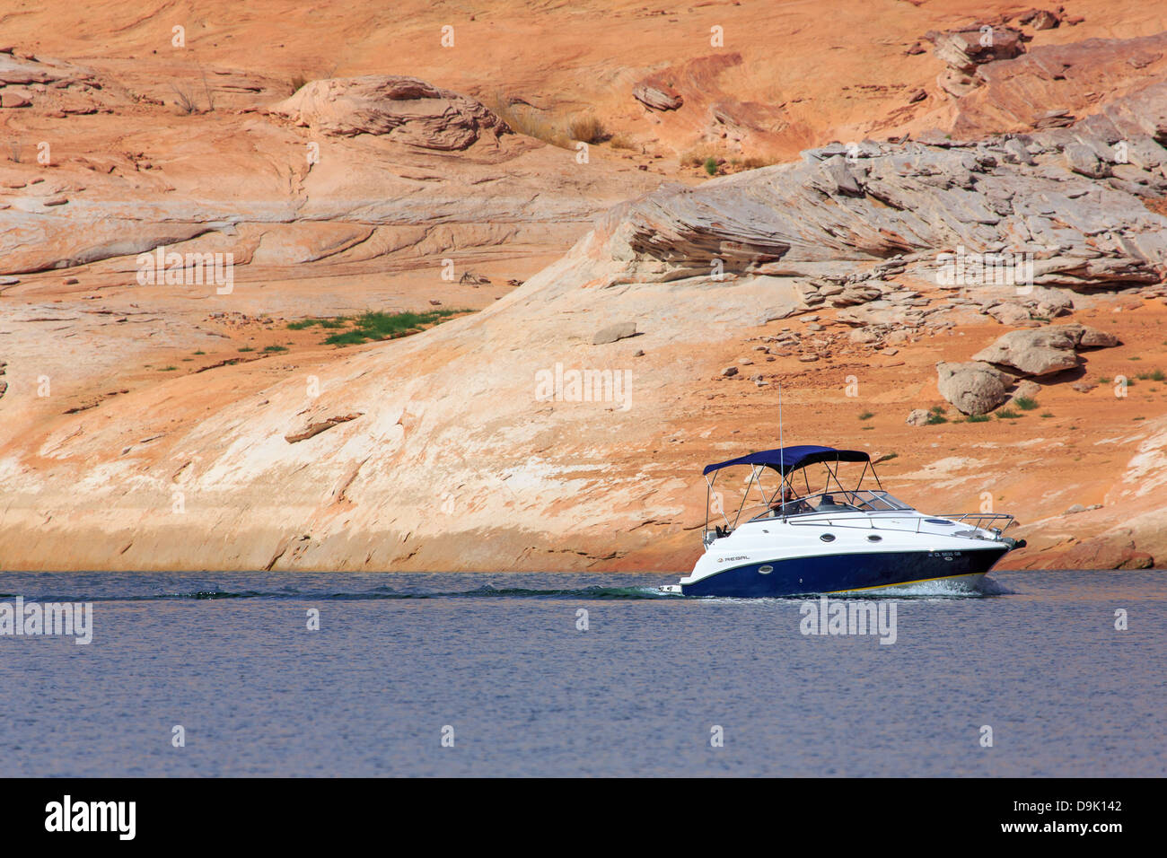 Ein Ausflugsschiff am Hansen Arm Lake Powell Stockfoto