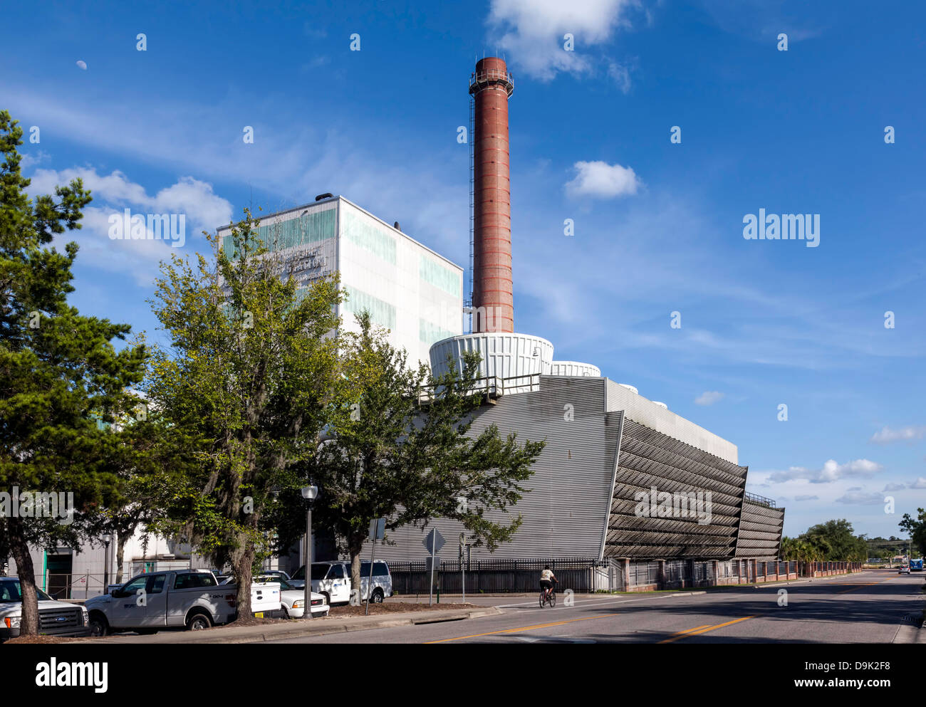 Nordwesten Fassade der John R. Kelly Plant Anlagen zur Stromerzeugung in SE Gainesville. Stockfoto