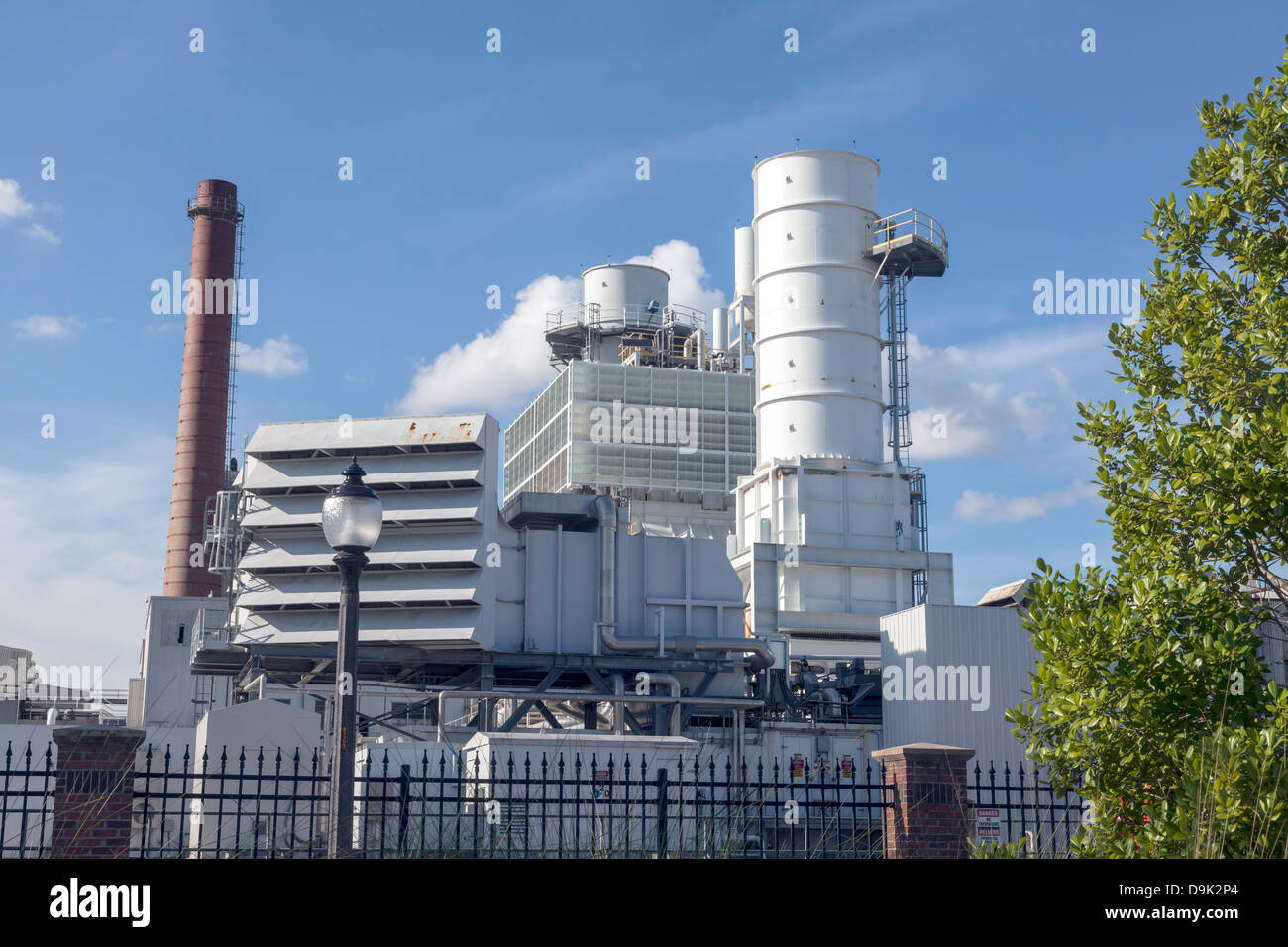 Westfassade von der John R. Kelly Plant Anlagen zur Stromerzeugung in SE Gainesville. Stockfoto