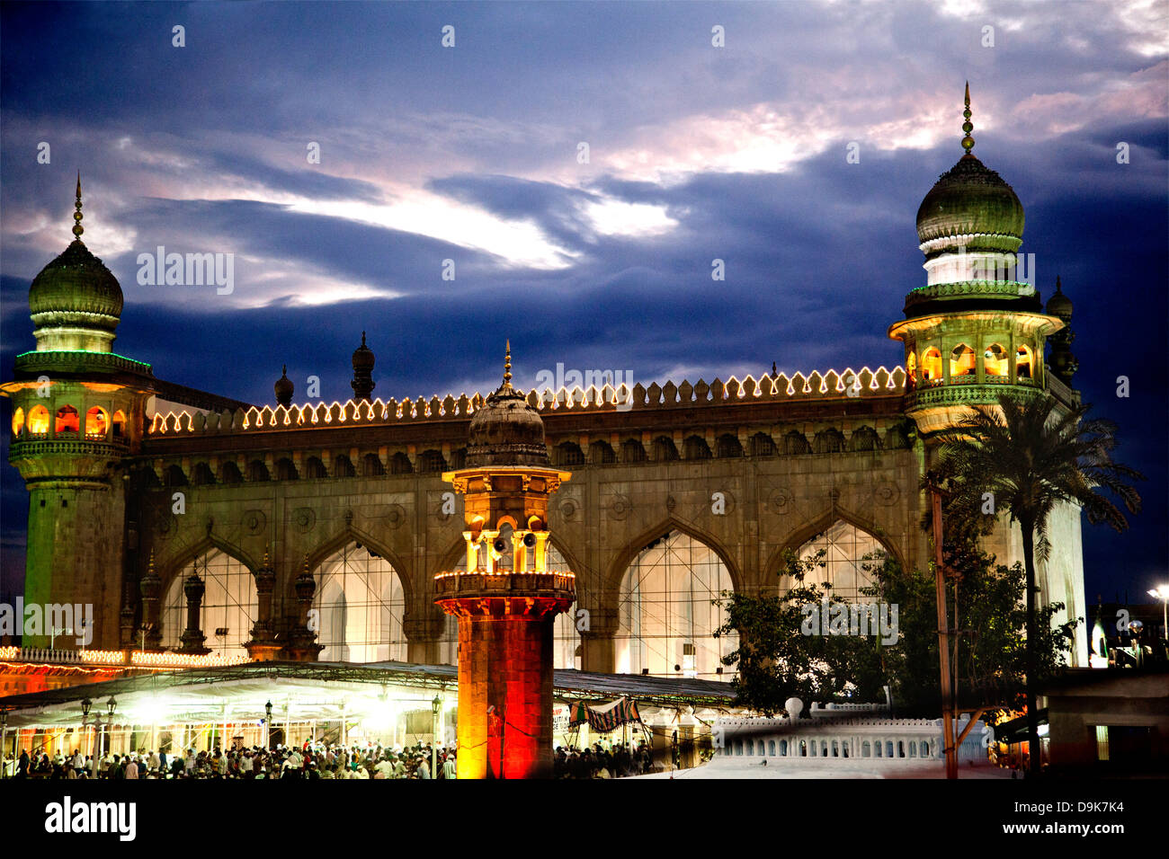 Fassade von einer Moschee Mekka Masjid, Charminar, Hyderabad, Andhra Pradesh, Indien Stockfoto
