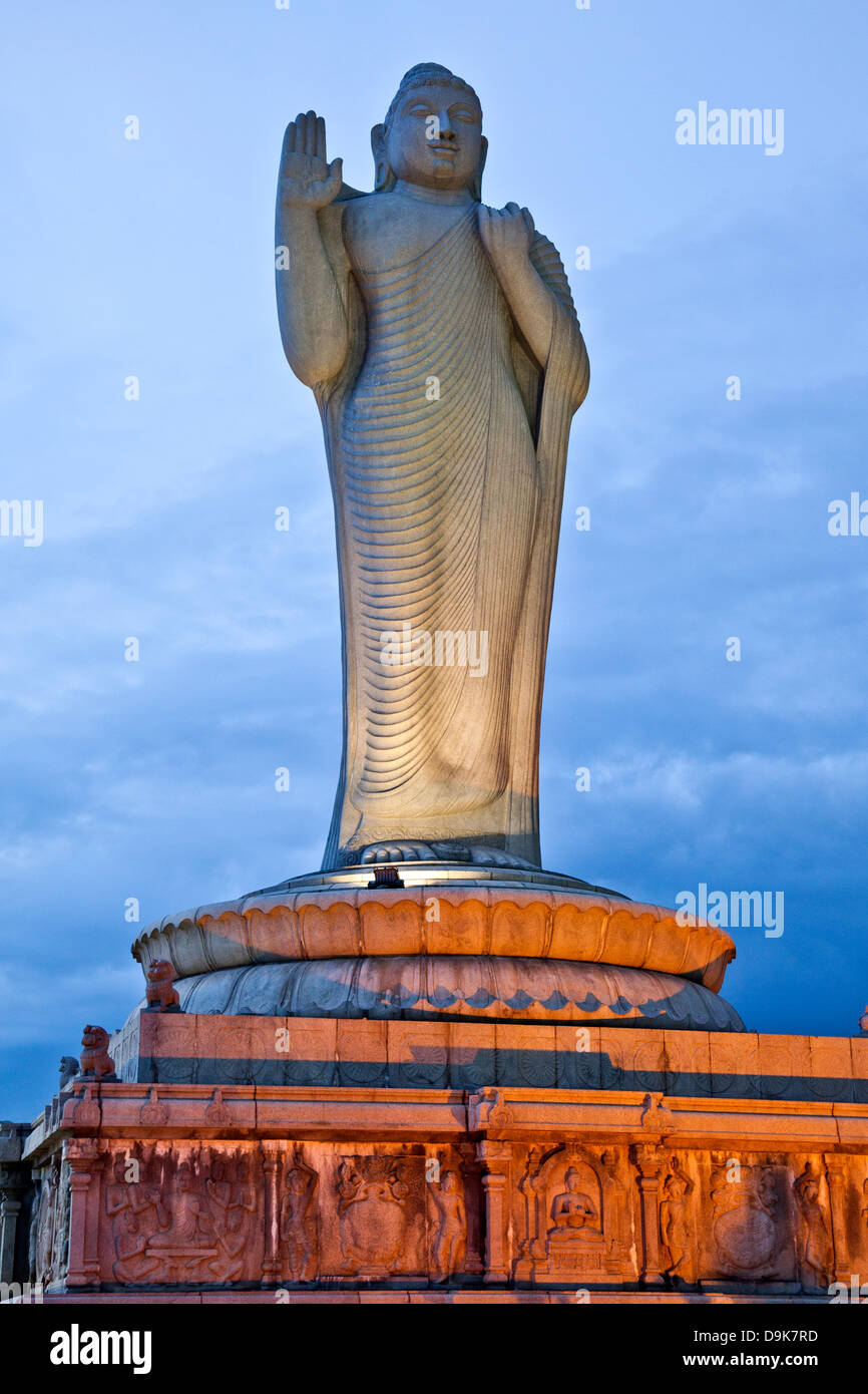Statue von Lord Buddha, Hussain Sagar Lake, Hyderabad, Andhra Pradesh, Indien Stockfoto