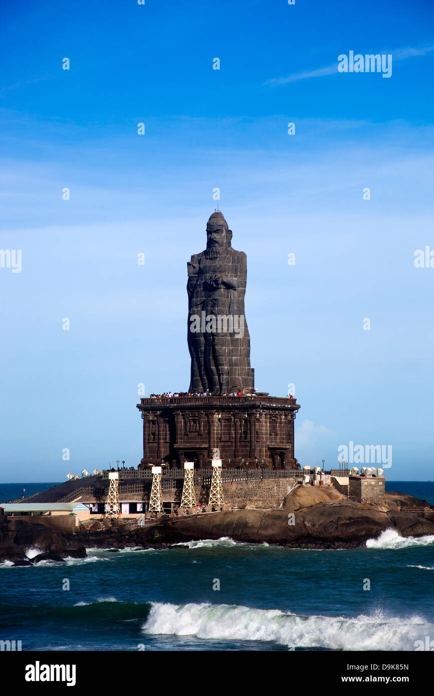 Heiligen Thiruvalluvar Statue auf der kleinen Insel, Laccadive Meer, Kanyakumari, Tamil Nadu, Indien Stockfoto