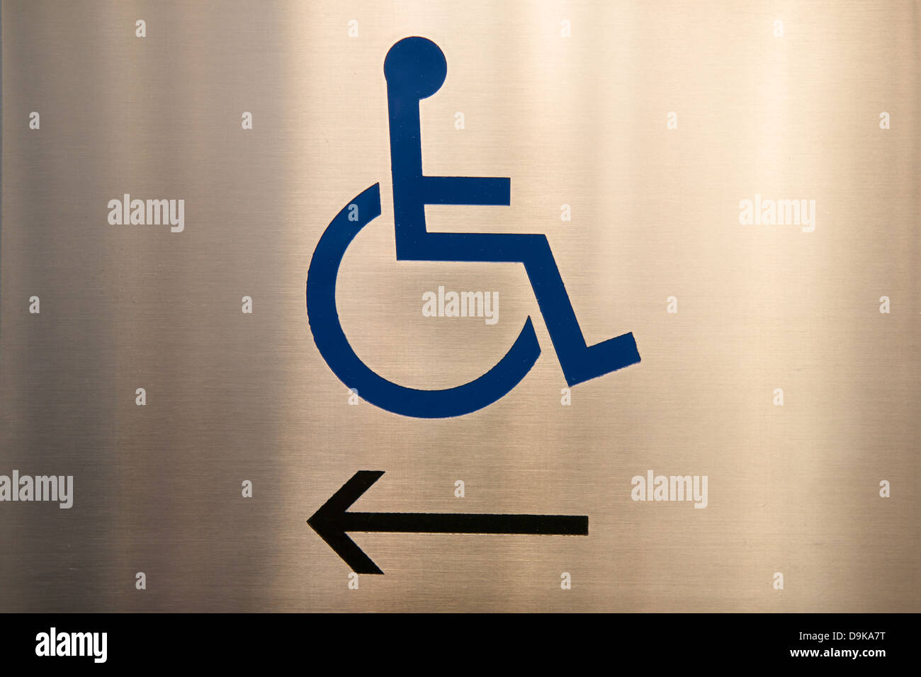 Silber Handicap Rollstuhl Zugang Zeichen Stockfoto