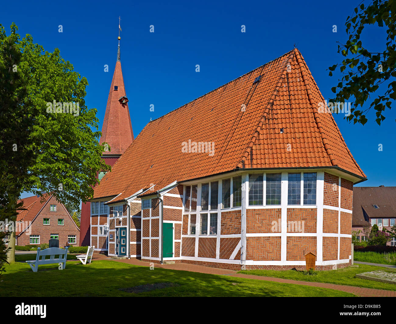 Fachwerk Kirche des St. Marys in Gruenendeich, Altes Land, Landkreis Stade, Niedersachsen, Deutschland Stockfoto