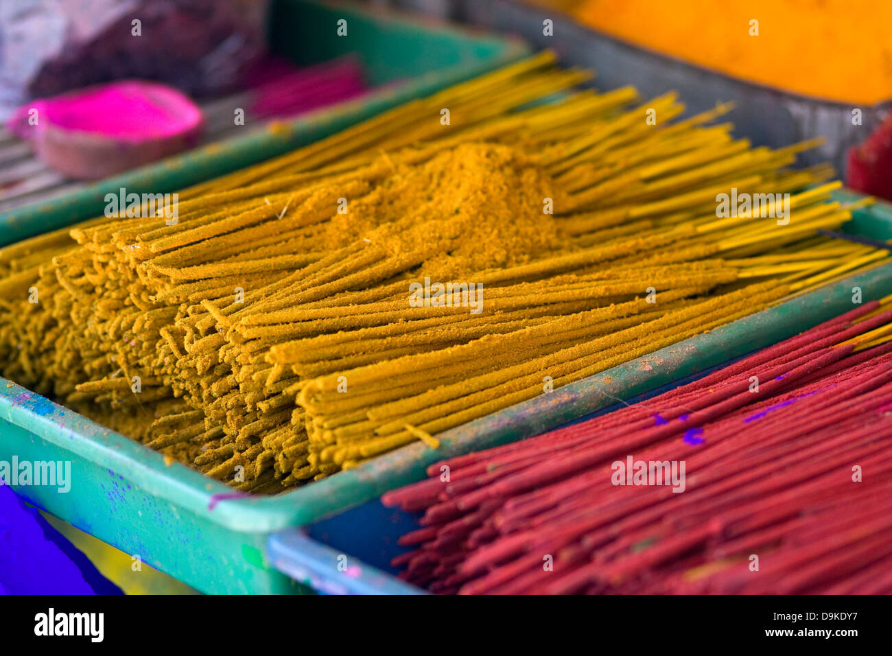 Asien, Indien, Karnataka, Mysore, Devaraja Markt Räucherstäbchen auf dem Markt Stockfoto