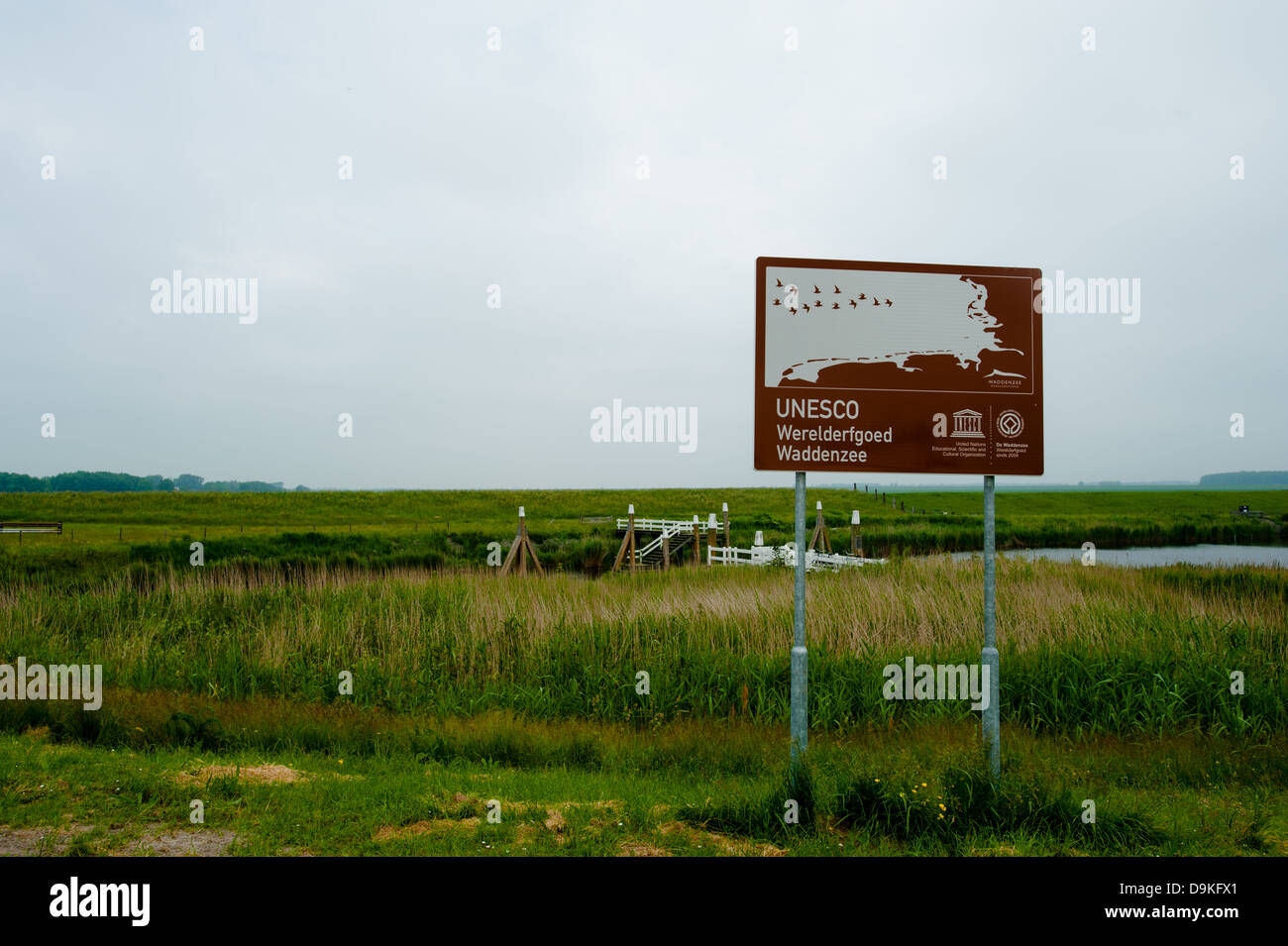 Sluis Dokkumerzijlen in Friesland Aan Het Ende van de Dokkumer ee Stockfoto