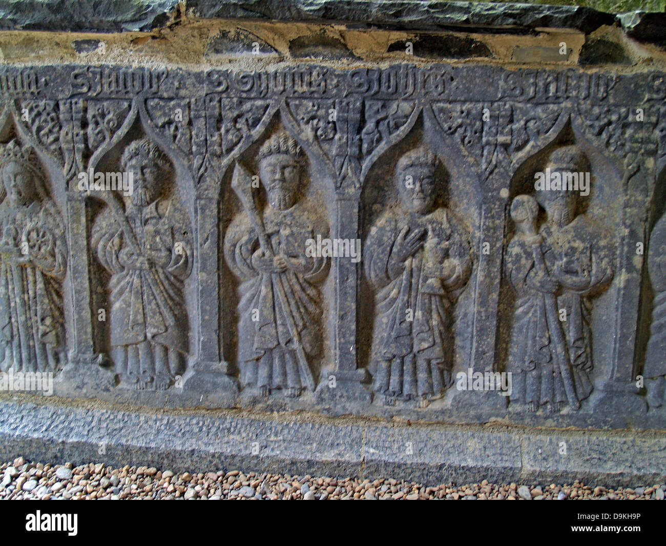 Grab Weepers geschnitzt auf ein Grab Brust, Rock of Cashel, Irland Stockfoto