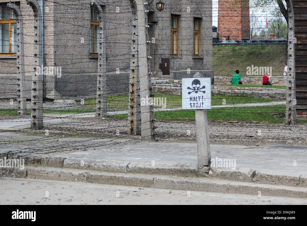 Schild "Stop" im staatlichen Museum Auschwitz-Birkenau. Stockfoto