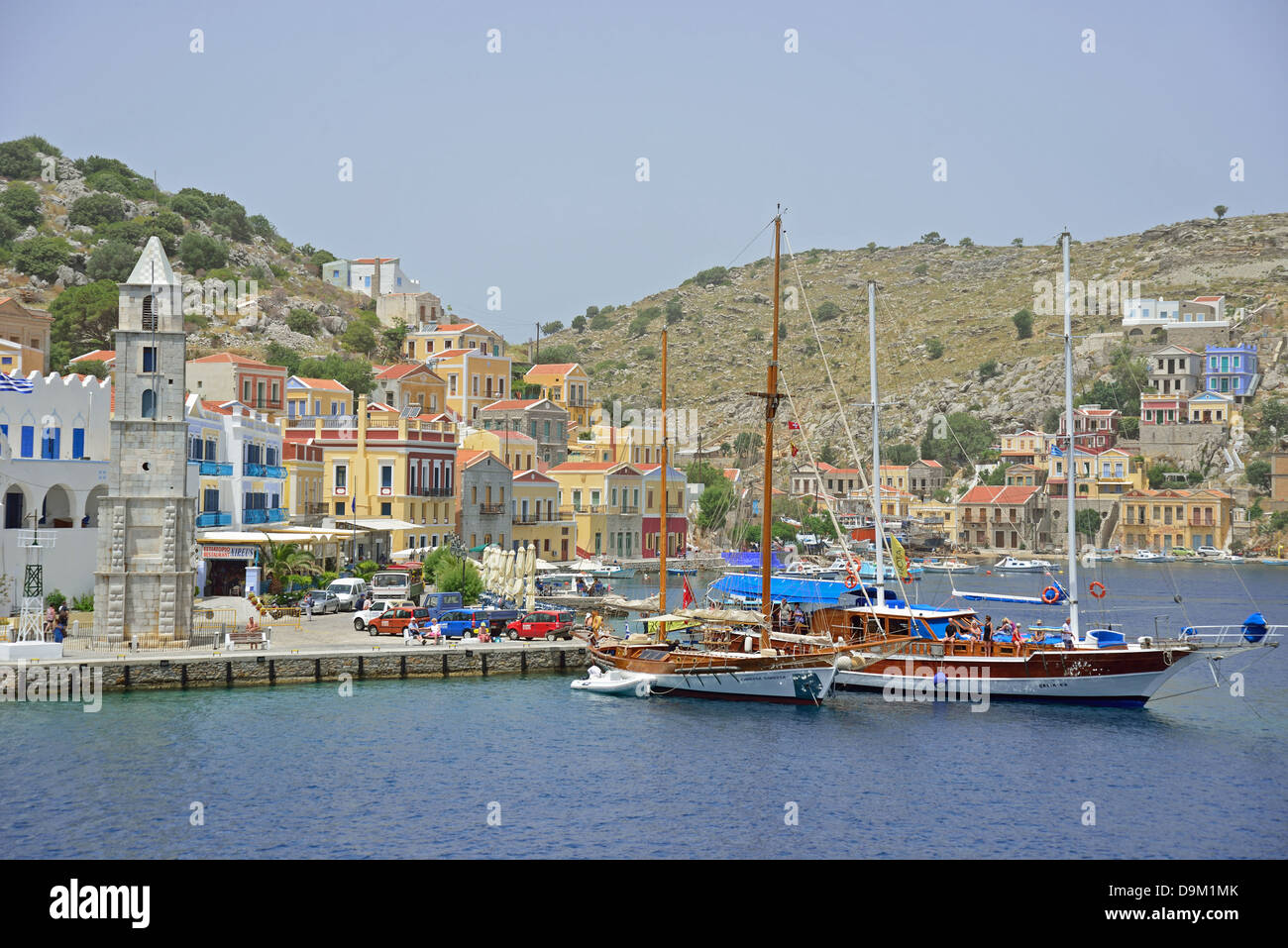 Waterfront, Symi (Simi), Rhodos (Rodos) Region, die Dodekanes, Region südliche Ägäis, Griechenland Stockfoto