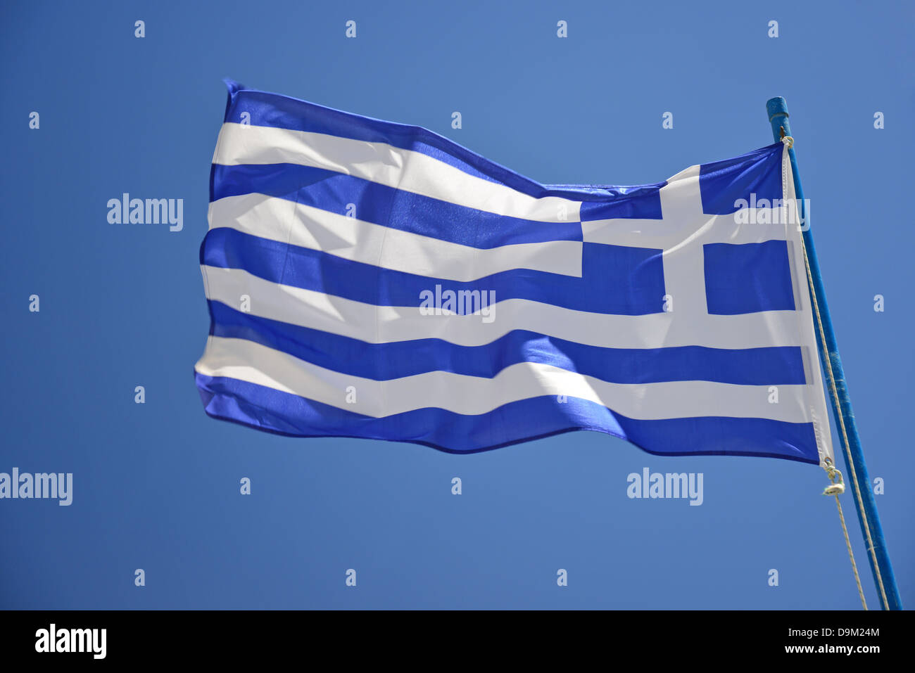 Griechische Flagge, Pefkos (Pefki), Rhodos (Rodos), die Dodekanes, South Aegean Region, Griechenland Stockfoto