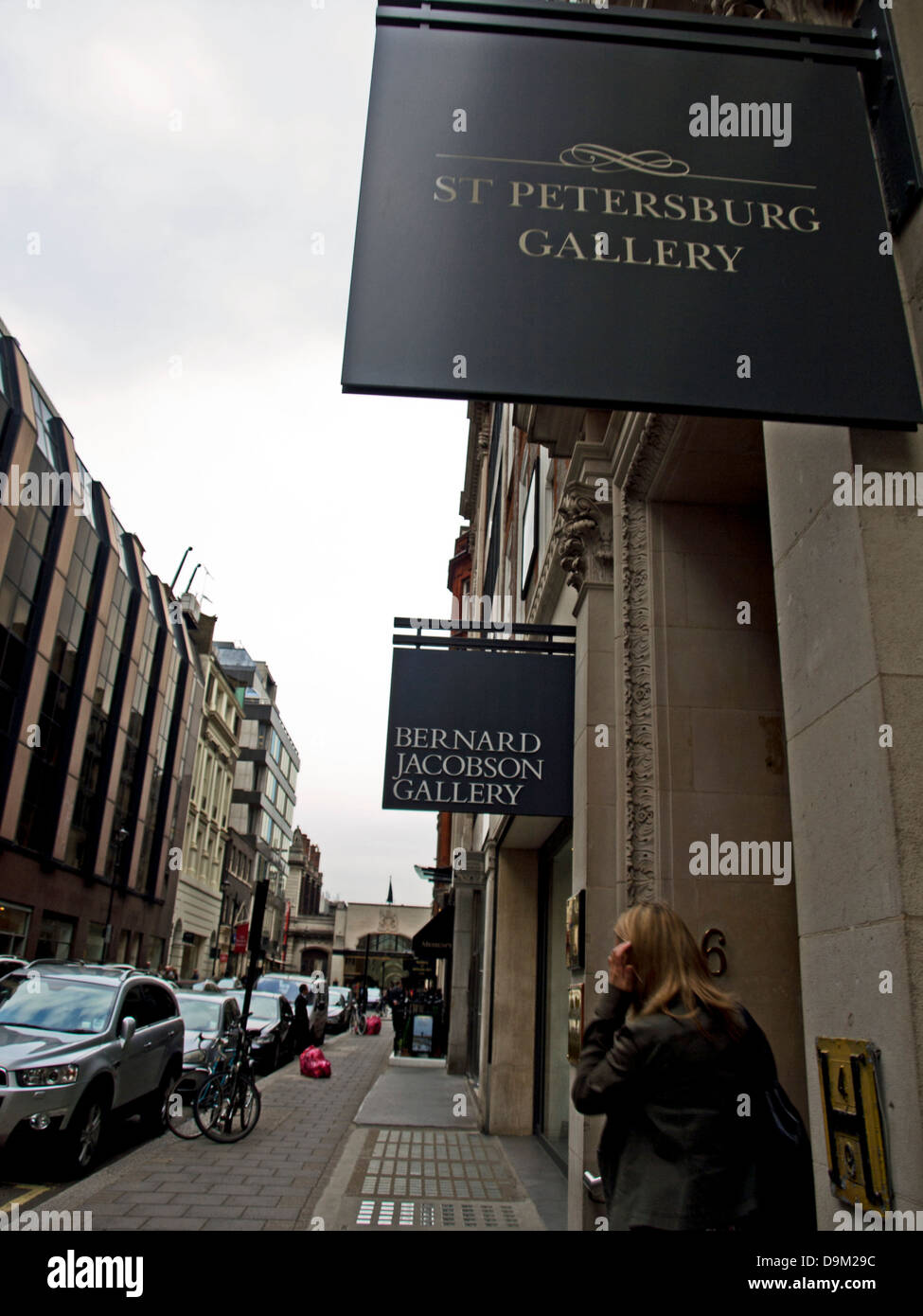 Blick auf Cork Street, einer der berühmtesten Straßen für Kunstgalerien in London derzeit unter Androhung von Entwicklern Stockfoto