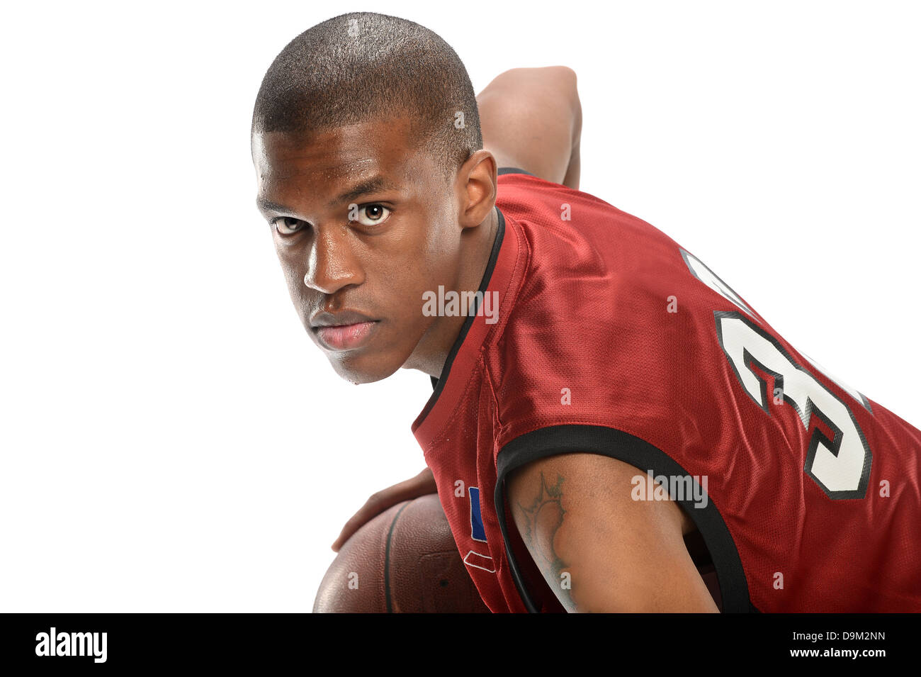 Young African American Basketball-Spieler isoliert auf weißem Hintergrund Stockfoto