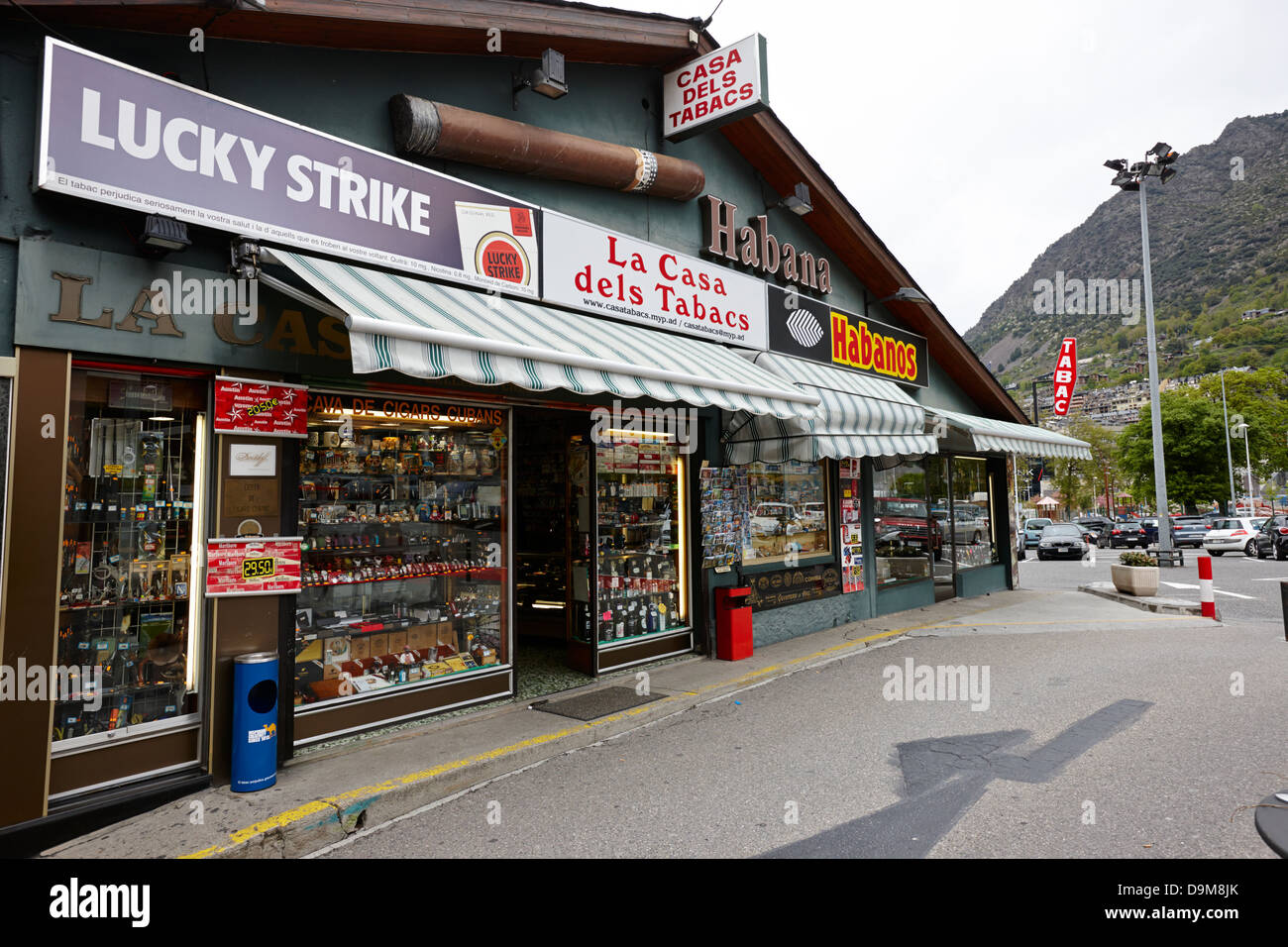 Tabacs Tabak Zigarren und Zigaretten steuerfrei einkaufen in Andorra la Vella andorra Stockfoto