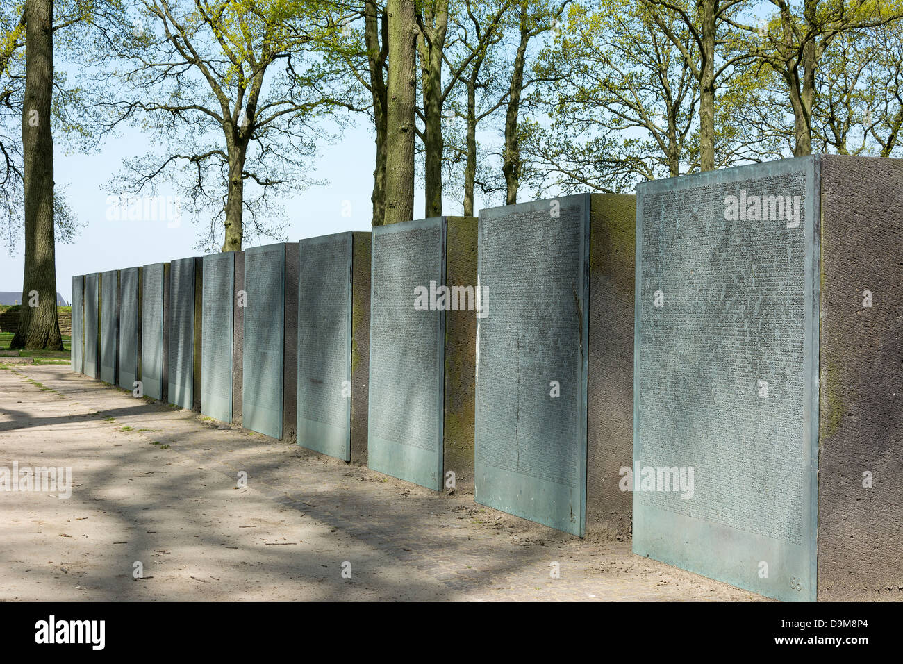 Langemark Friedhof für die deutschen Toten des ersten Weltkriegs Stockfoto