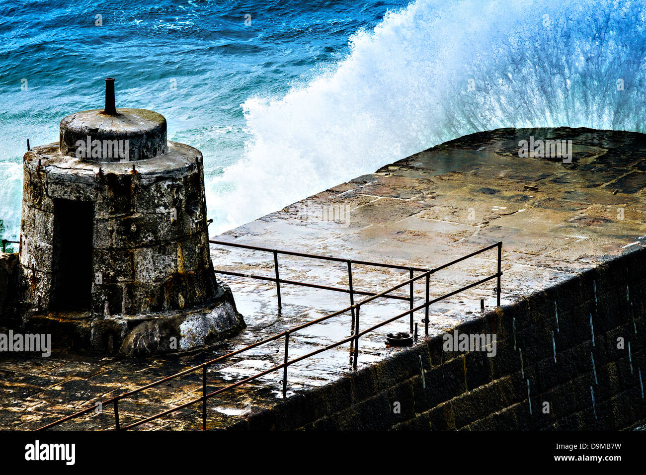 Portreath Hafen während Frühling Sturm Stockfoto Portreath Hafen während Frühling Sturm Stockfoto
