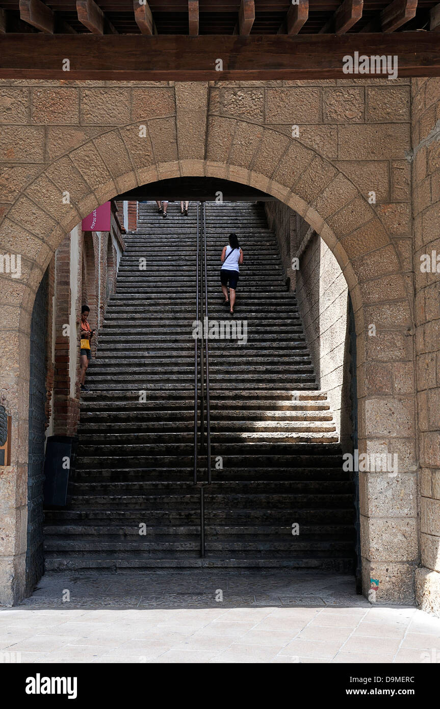 Treppensteigen zum Kloster von Montserrat Stockfoto