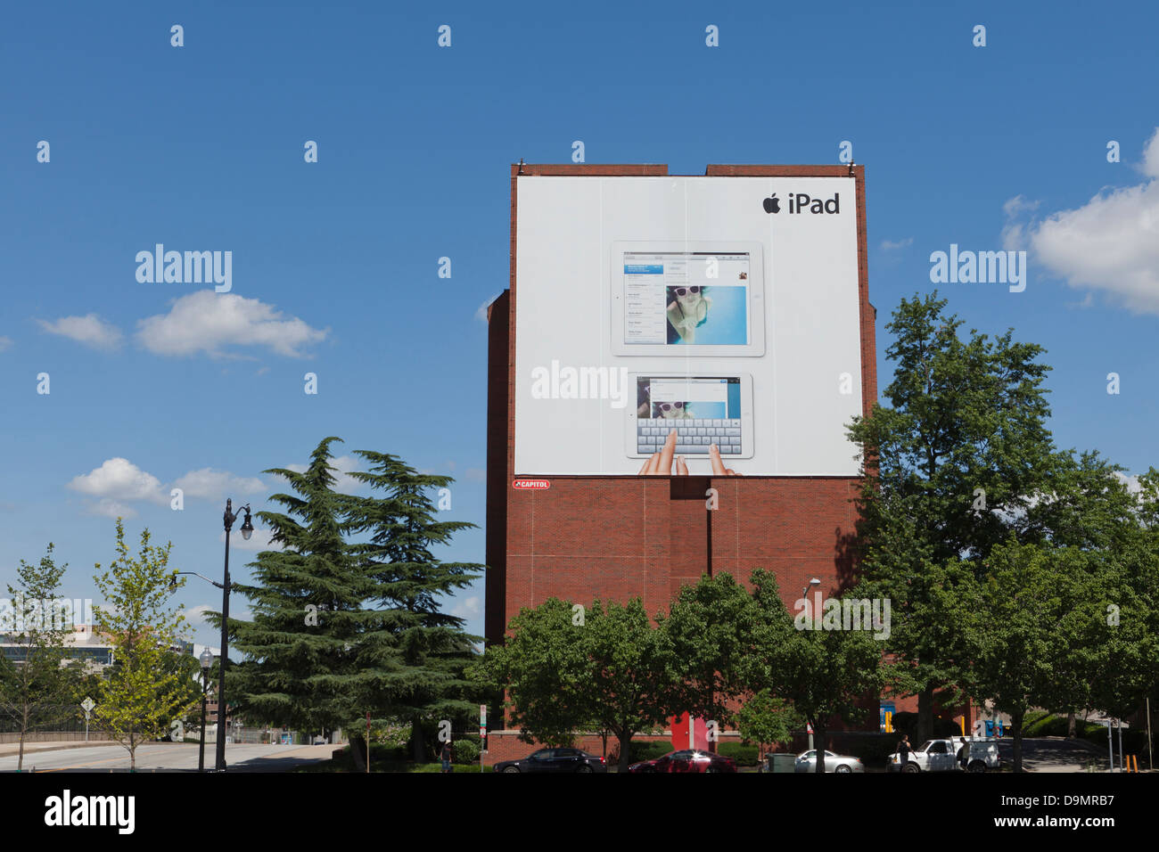 Apple-iPad-Anzeige auf Gebäude Stockfoto
