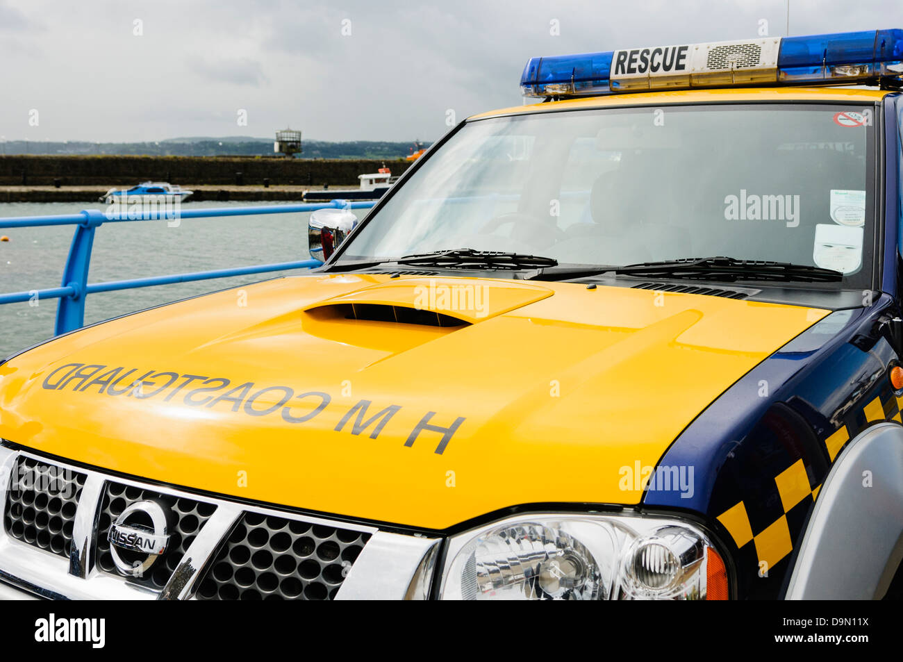 HM Coastguard Fahrzeug geparkt neben einem Hafen Stockfoto