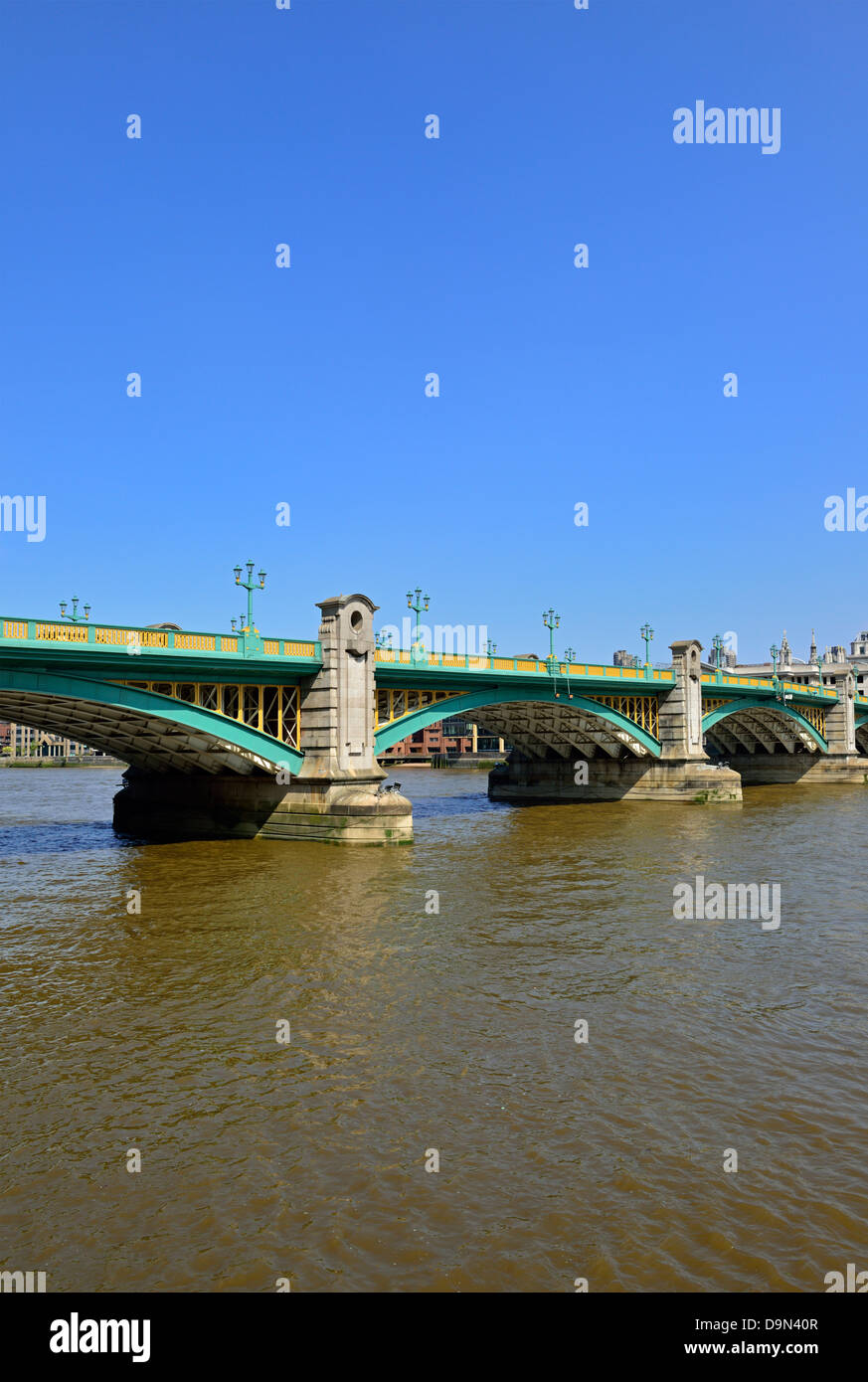 Southwark Bridge, London, Vereinigtes Königreich Stockfoto