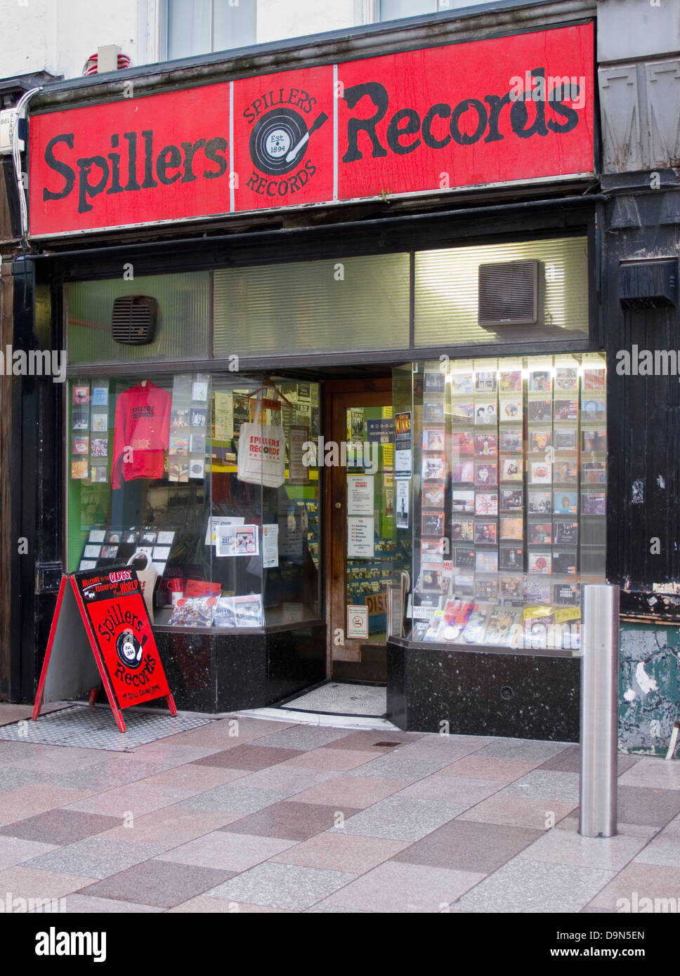 Shopfront des ehemaligen Gebäudes von Spillers Records, The Hayes, Cardiff, dem ältesten Plattenladen der Welt, der 1894 gegründet wurde. Stockfoto