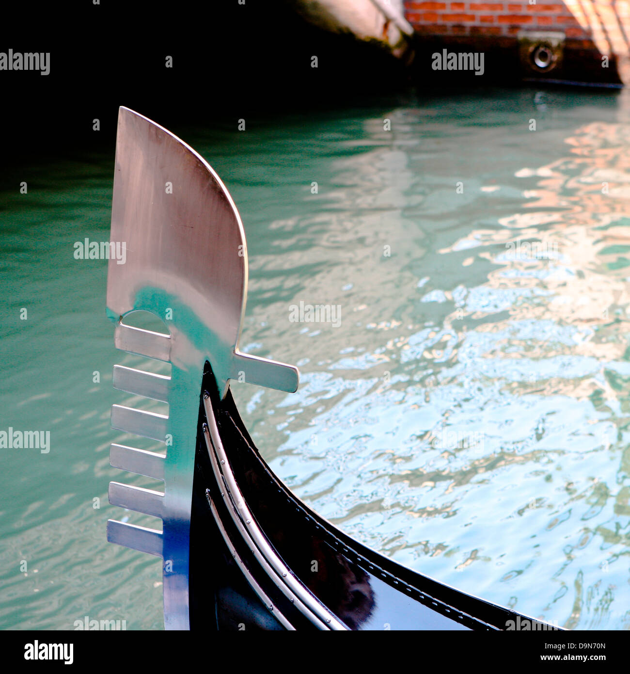 Nahaufnahme Detail der Gondel am Kanal, Venedig, Italien Stockfoto