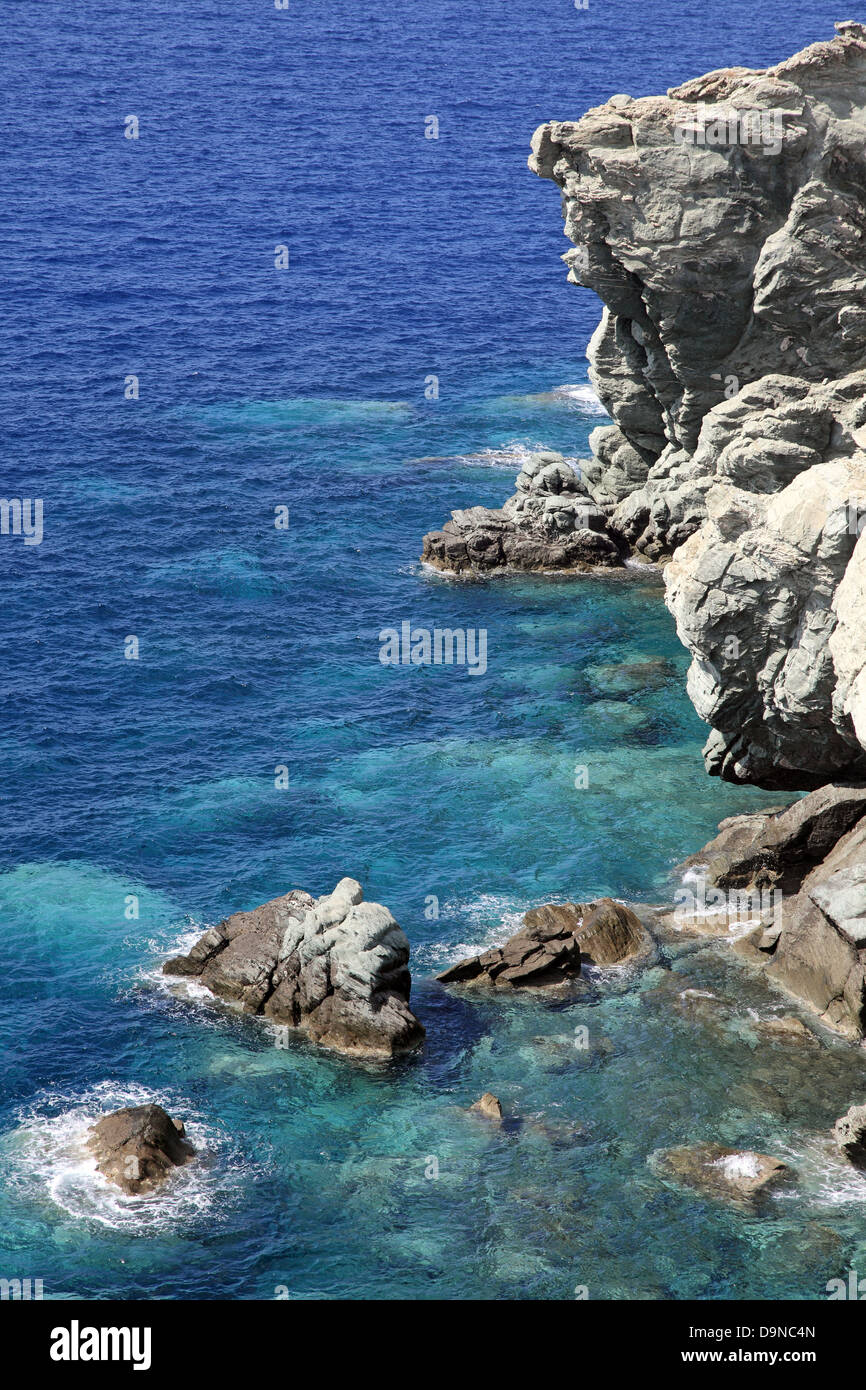 Felsige Küste der Insel Kreta in der Nähe von Agia Pelagia. Griechenland. Stockfoto
