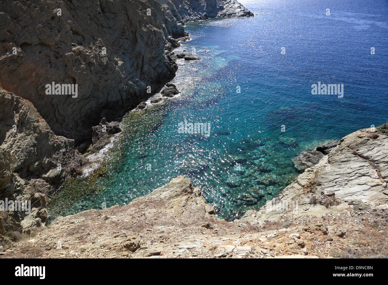 Felsige Küste von Kreta Insel in der Nähe von Agia Pelagia Dorf, Griechenland, Europa. Ansicht von oben. Stockfoto