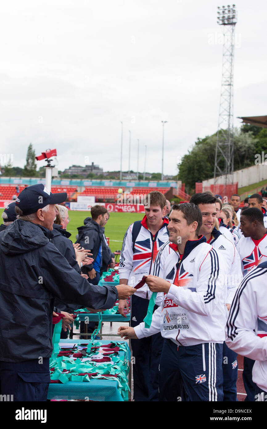 Gateshead, UK. 23. Juni 2013. Das britische Team feiern ihren dritten Platz bei den Team Europameisterschaften im Gateshead International Stadium. Bildnachweis: Aktion Plus Sport/Alamy Live-Nachrichten Stockfoto