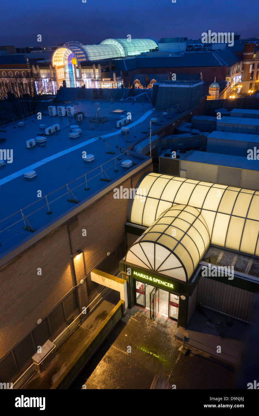 Großbritannien, England, Surrey, Kingston upon Thames moderne Dämmerung Stockfoto