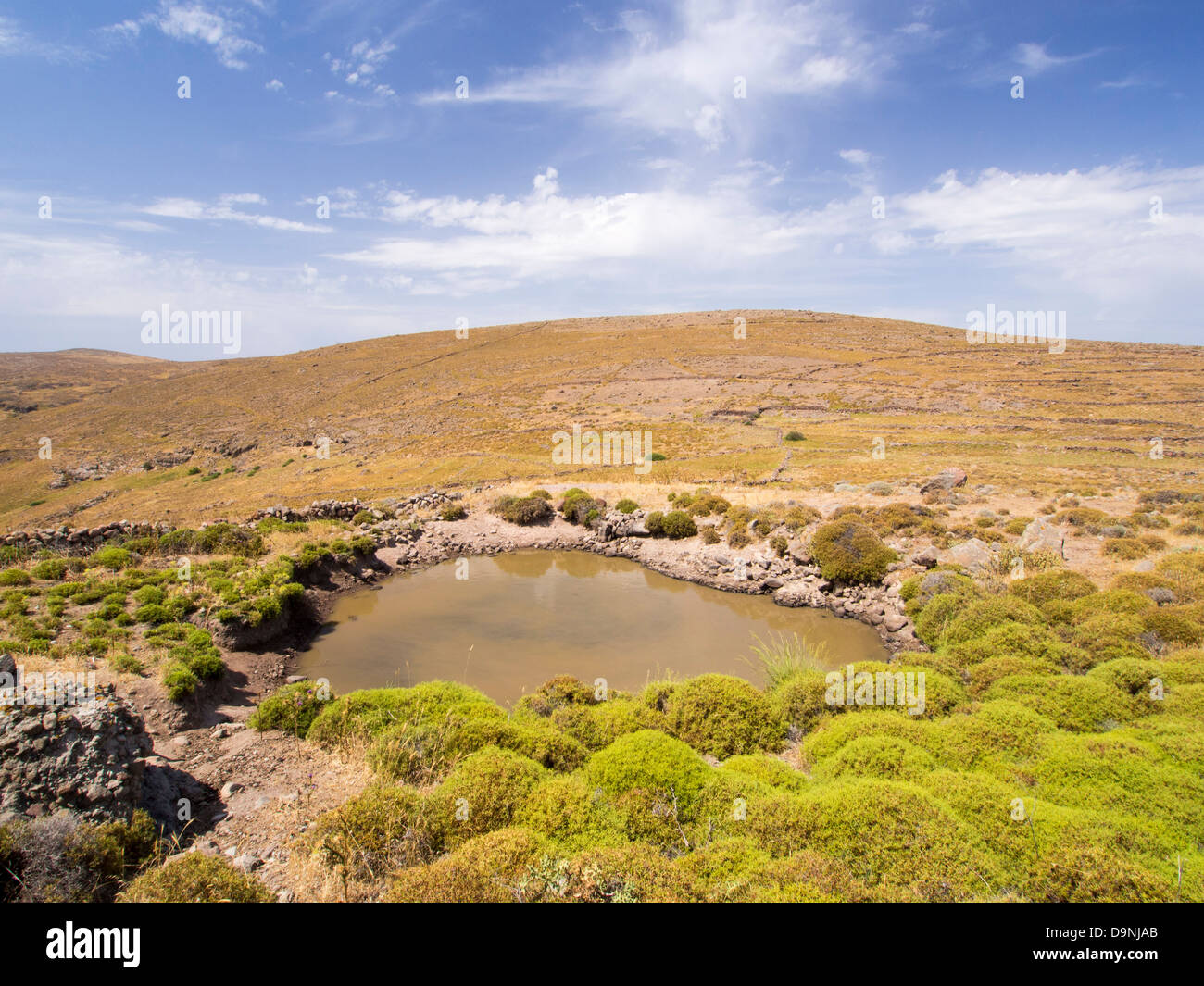 Eine traditionelle Bauern Wasserstelle oben in der Skala Eresou, Lesbos, Griechenland. Stockfoto