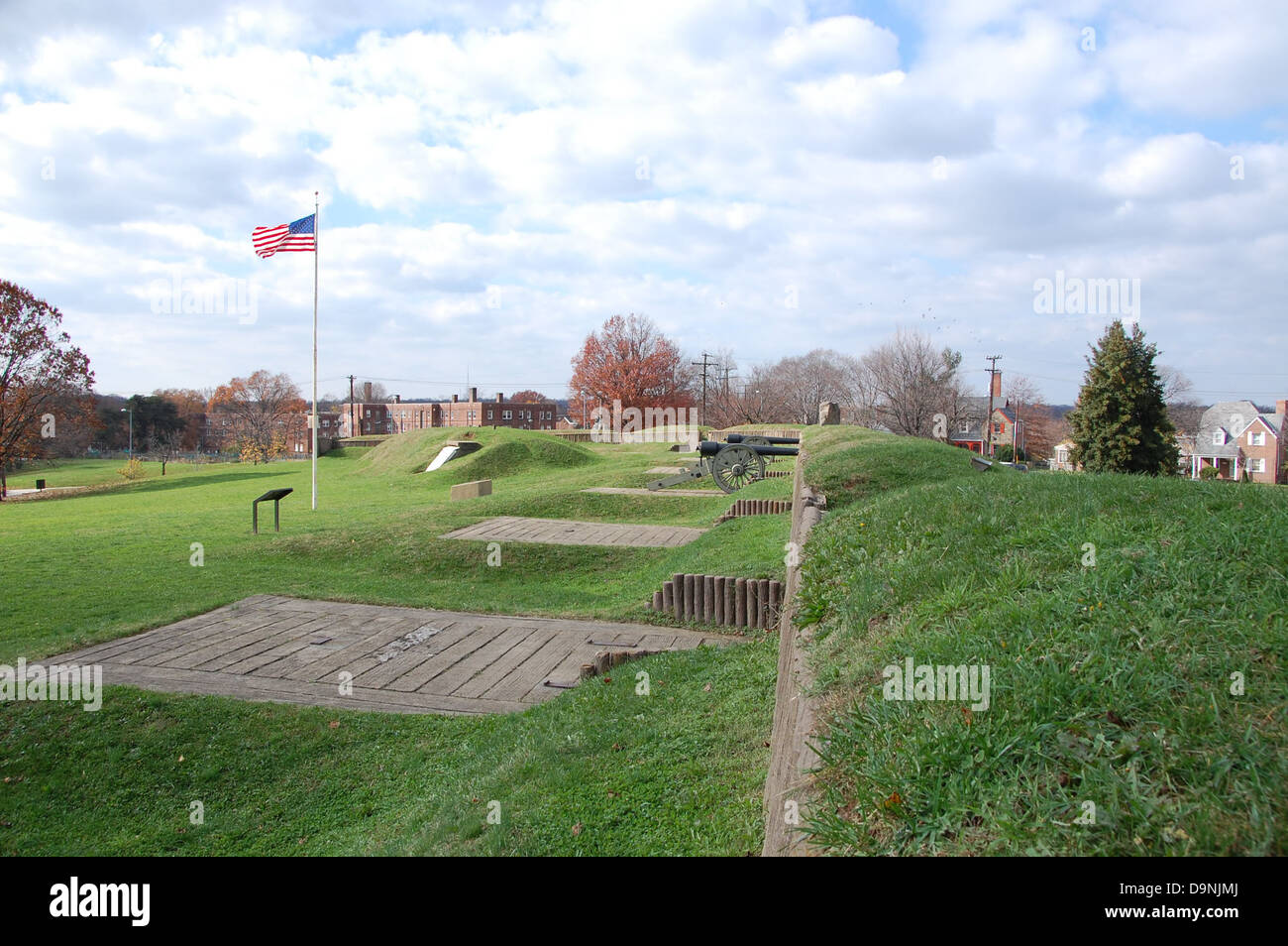 Fort Stevens, Teil der Verteidigung im Bürgerkrieg von Washington, war entscheidend für die Verteidigung der Hauptstadt des Landes während des Bürgerkriegs. Der Standort des Forts und seine erhaltenen Strukturen bieten einen Einblick in die Vergangenheit und zeigen die Militärgeschichte. Stockfoto