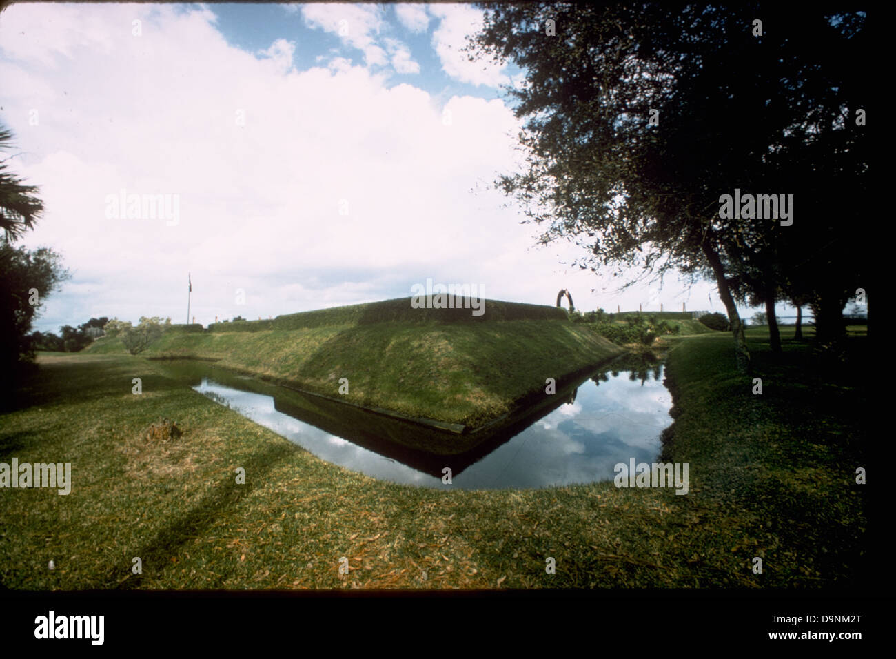 Das Fort Caroline National Memorial in Florida erinnert an den Ort der ersten französischen Kolonie in der Neuen Welt. Das Denkmal bewahrt die Geschichte der frühen europäischen Entdeckungen und der Interaktionen der Ureinwohner Amerikas. Stockfoto