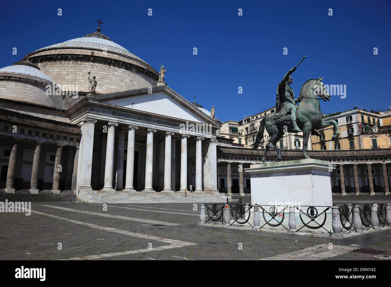 Basilica di San Francesco di Paola in Piazza del Plebiscito, Neapel, Kampanien, Italien Stockfoto