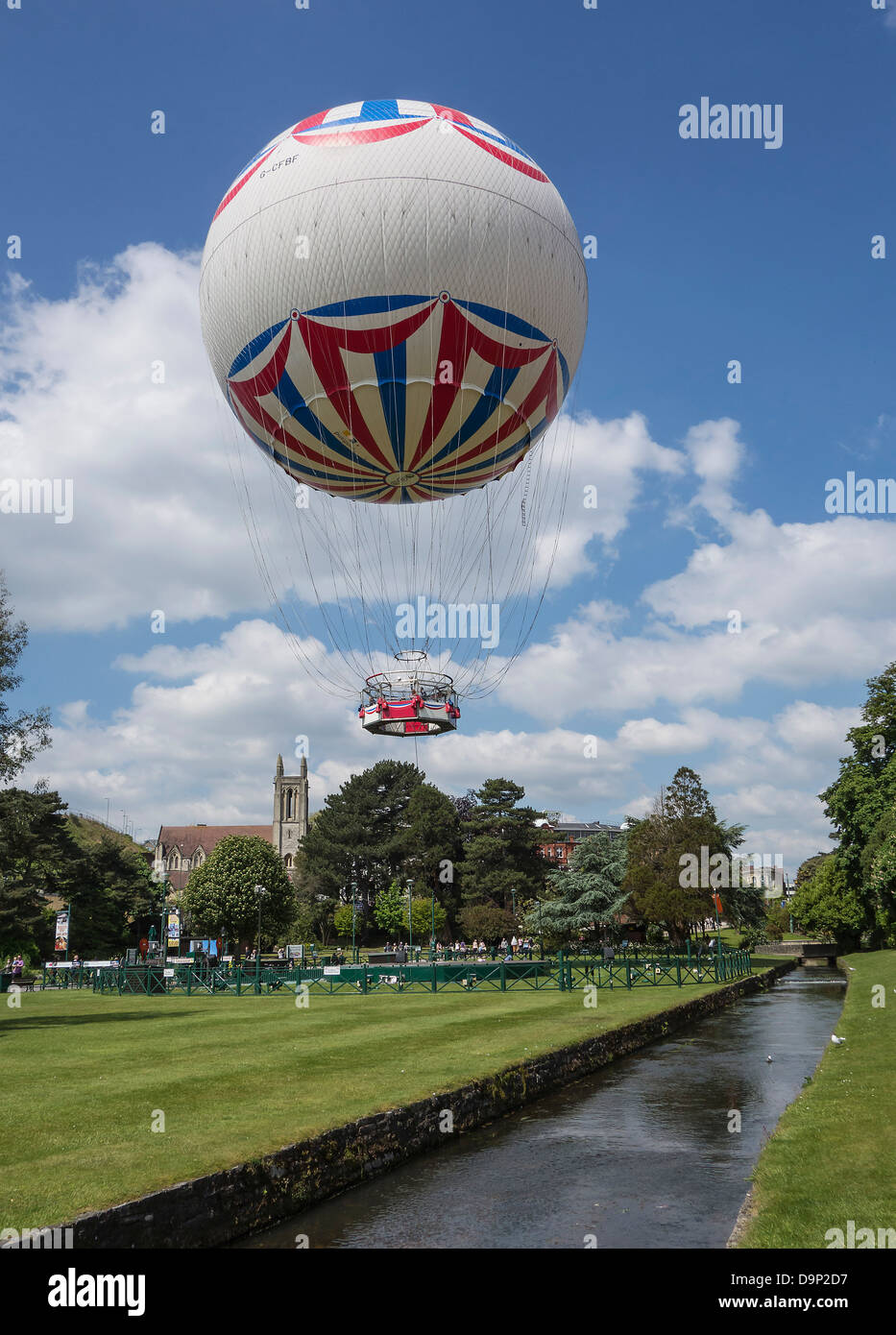 Bournemouth, Ballon über dem unteren Gärten, Gondel, Dorset, England, UK. Stockfoto