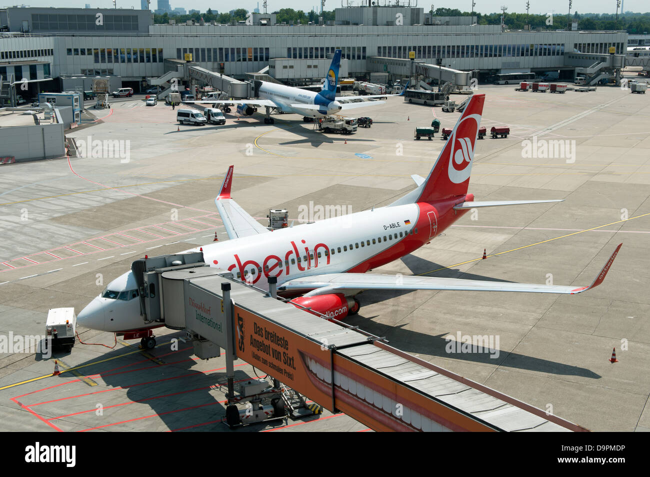 Parkairport -parken Flughafen Düsseldorf- 1 Min. Terminal Rezensionen www.alamy.de