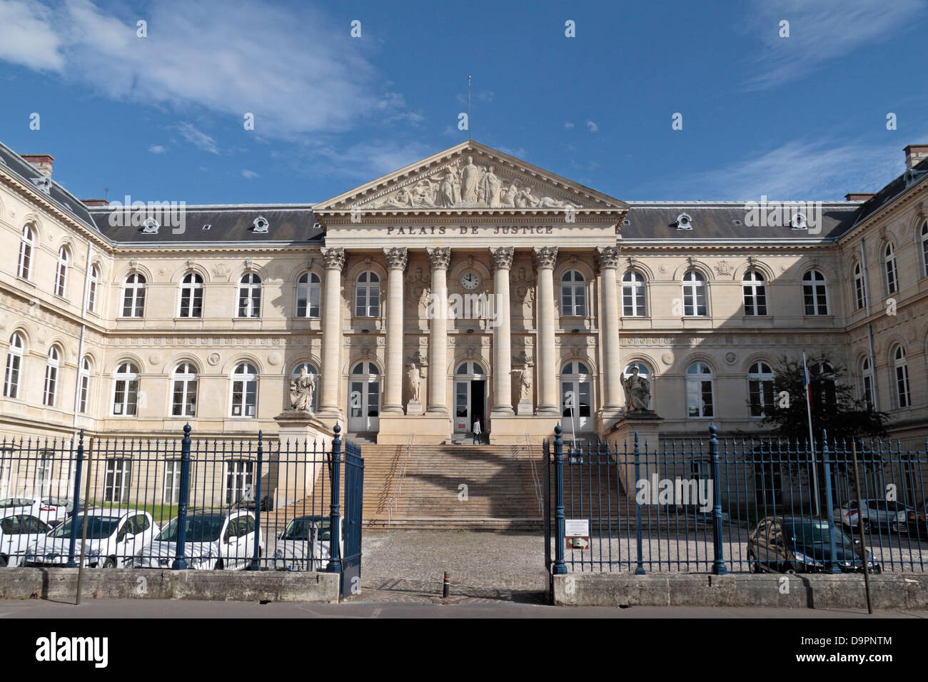 Palais de Justice (Justizpalast), Square Jules Bocquet, Amiens, Picardie Somme, Frankreich. Stockfoto