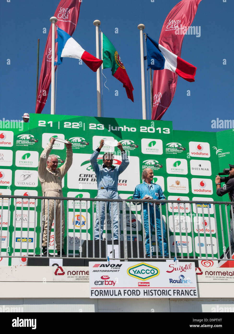 Porto, Portugal, 22. Juni 2013, Circuito da Boavista - Historic Grand Prix 2013 - Formel Ford 2 historische Frankreich, Rennen 1, Siegerehrung mit dem Sieger Joao Campos Costa (Mitte), Thierry Gallo auf Platz 2 (links) und Alain Vignes im 3. (rechts) Stockfoto