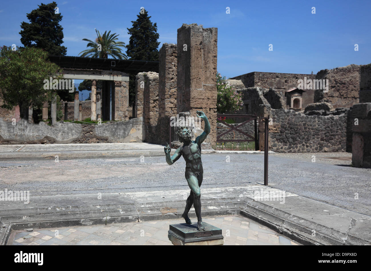Design Toscano Tanzender Faun Von Pompeji – Statue 25,5 X 13 X 84 Cm, Handgefertigt Aus Steinsplitt & Harz