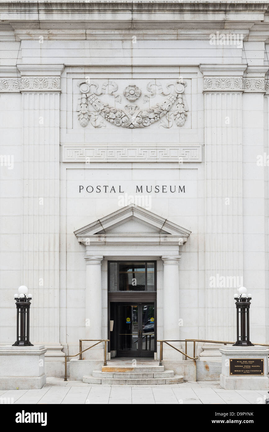Das National Postal Museum befindet sich gegenüber der Union Station in Washington, D.C., USA Stockfoto