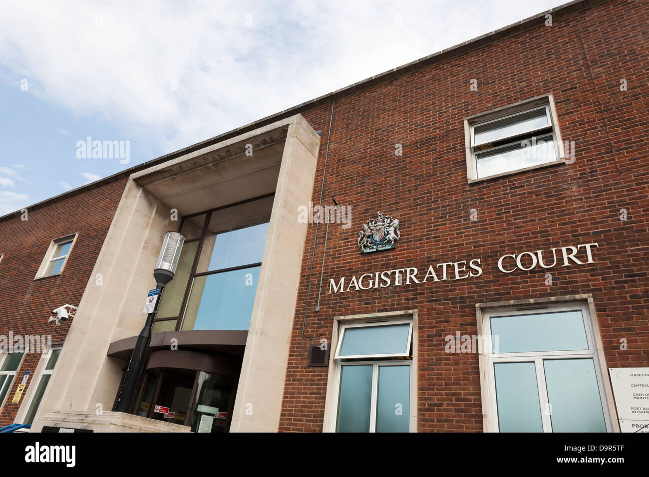 Exterieur des Portsmouth Magistrates Court Stockfotografie Alamy